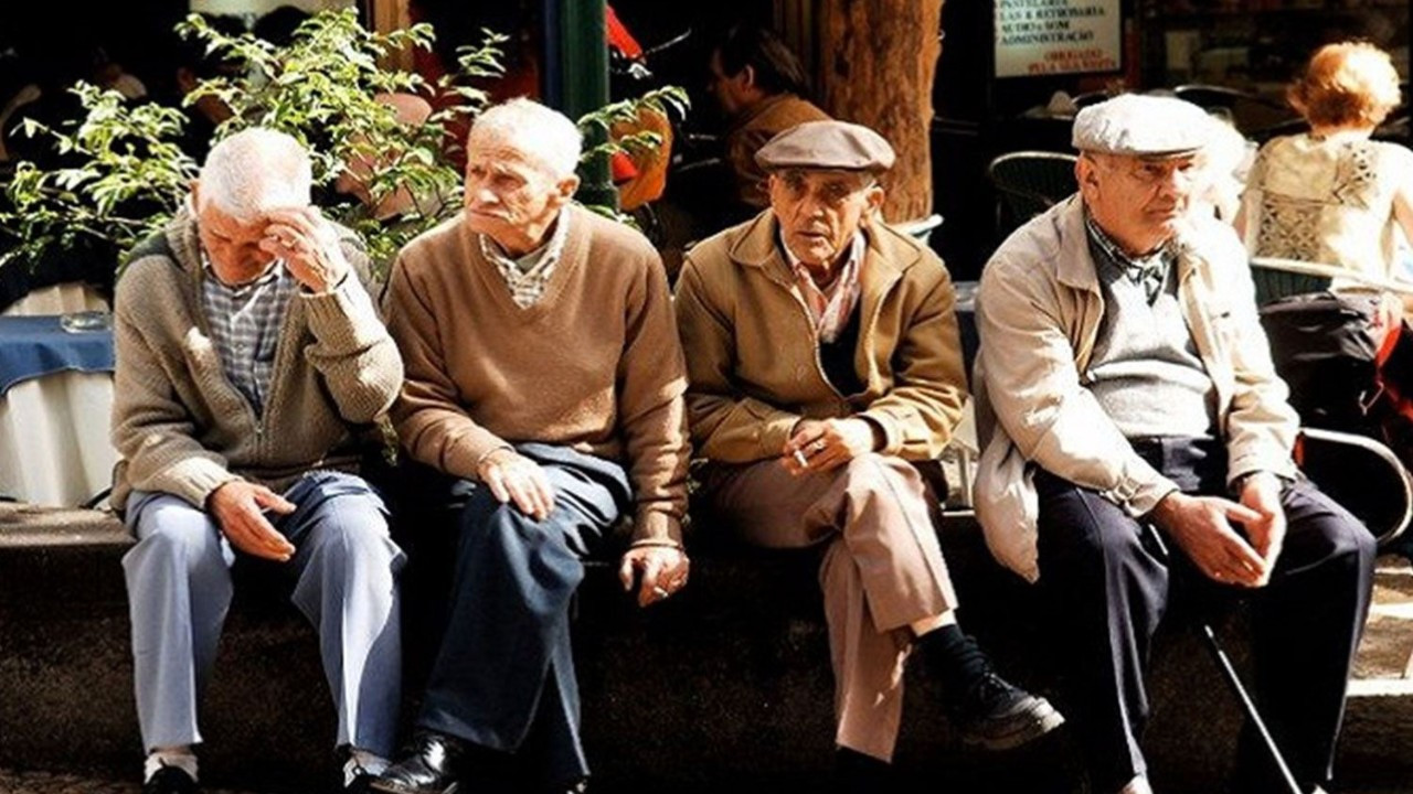 İlk sıradaki şehri kimse bilemedi! Türkiye'nin en yaşlı şehirleri açıklandı: İki il zirveyi paylaştı