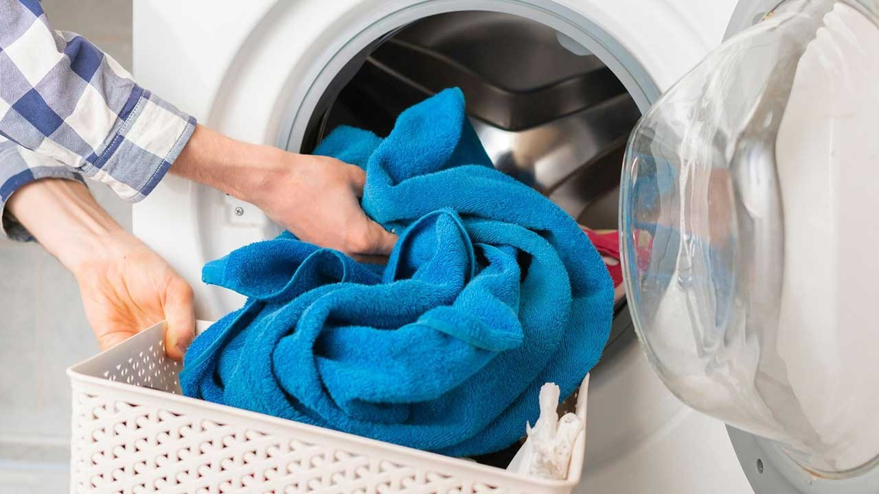 Sirkeyi Unutun! Havlularınızı yumuşacık ve kabarık yapmanın doğal sırrı- Puf puf oluyor