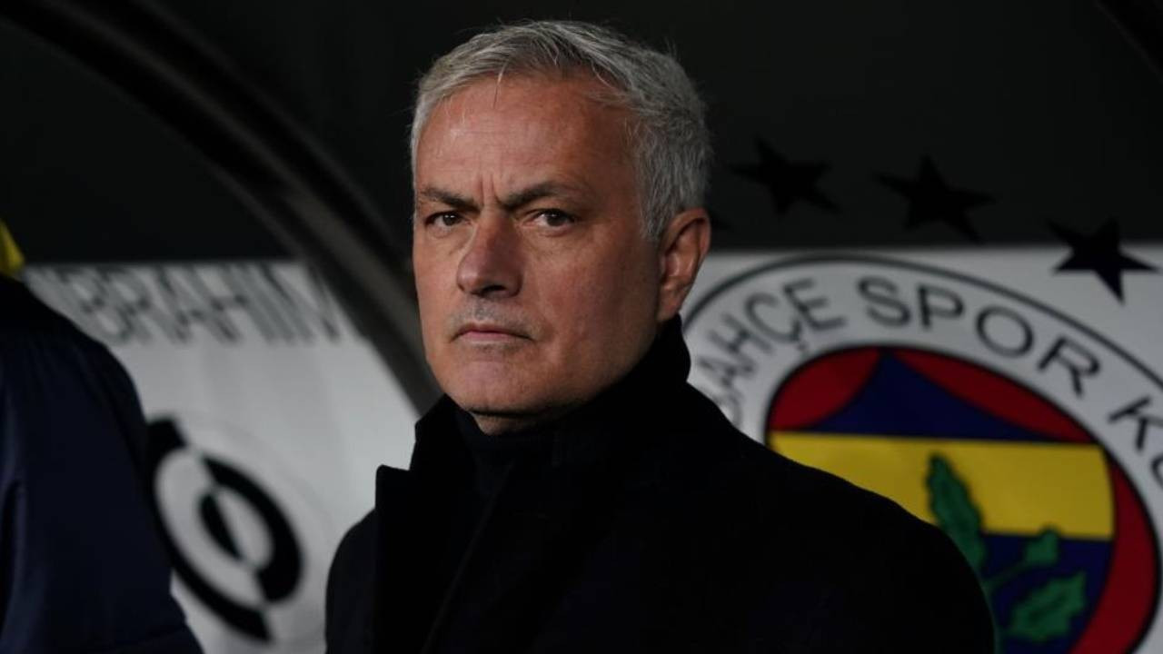 Galatasaray, Mourinho'yu UEFA ve FIFA'ya şikayet edecek