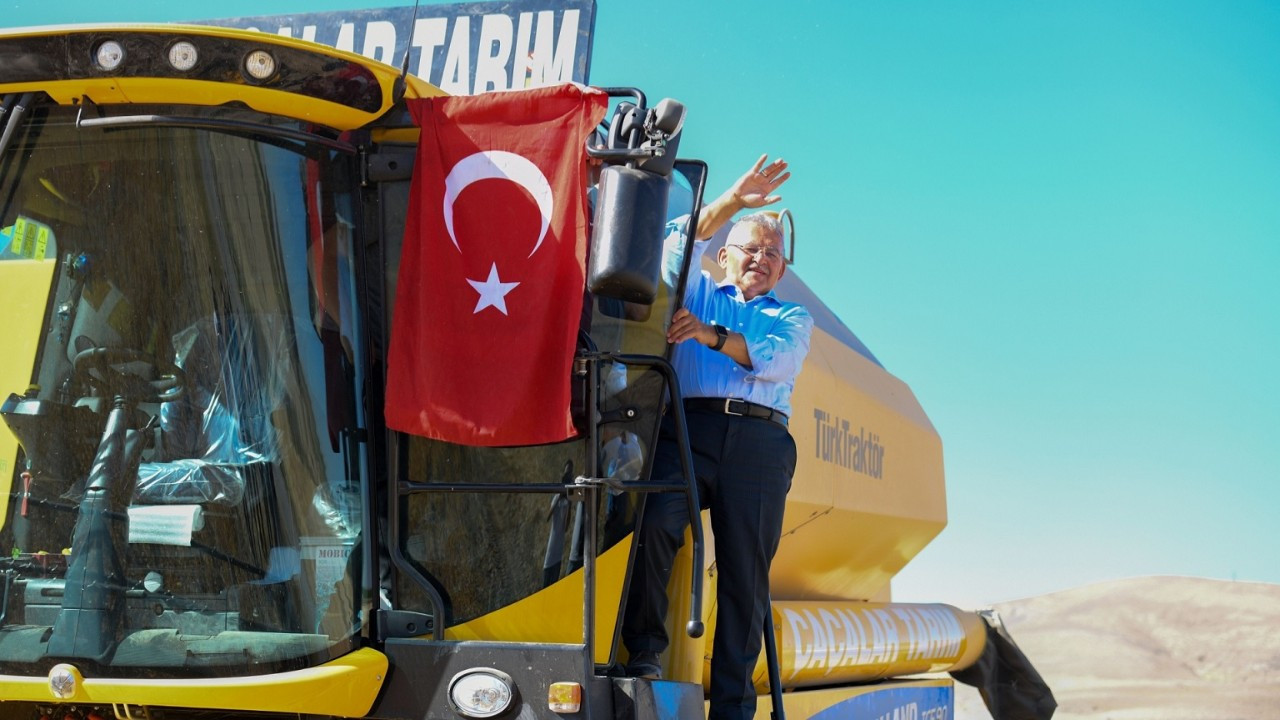 Kayseri Büyükşehir’den tarıma 783 milyon TL’lik destek Kayseri Büyükşehir’den tarıma 783 milyon TL’lik destek