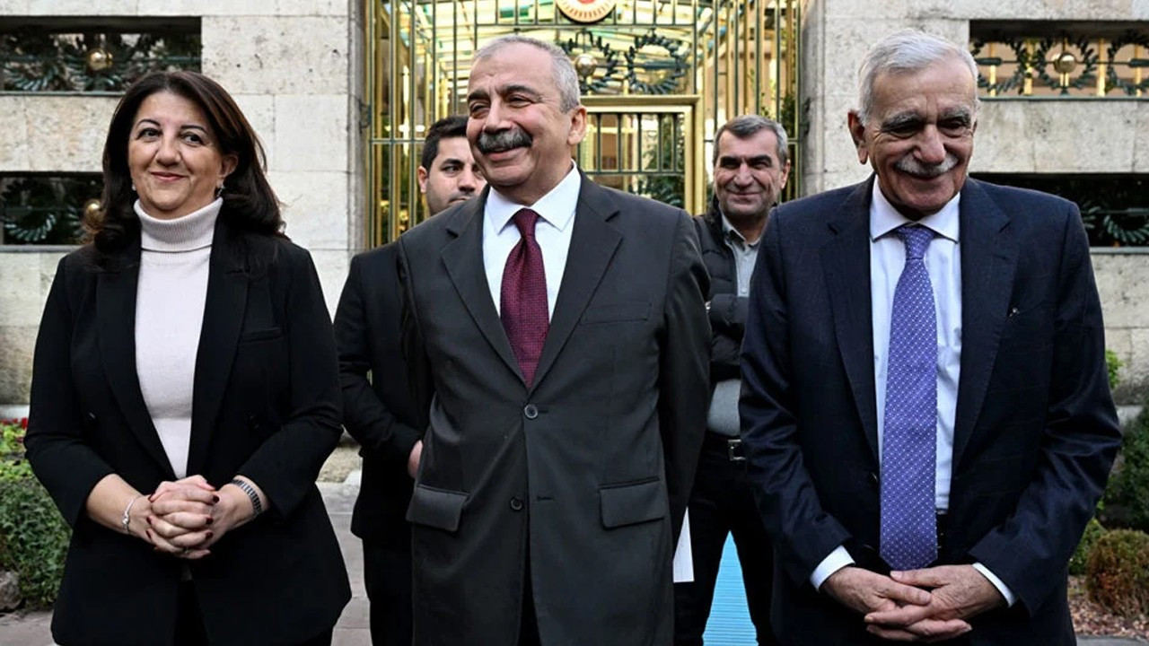 DEM Parti heyeti açıklamayı öne aldı! Tarih ve saat belli oldu DEM Parti heyeti açıklamayı öne aldı! Tarih ve saat belli oldu