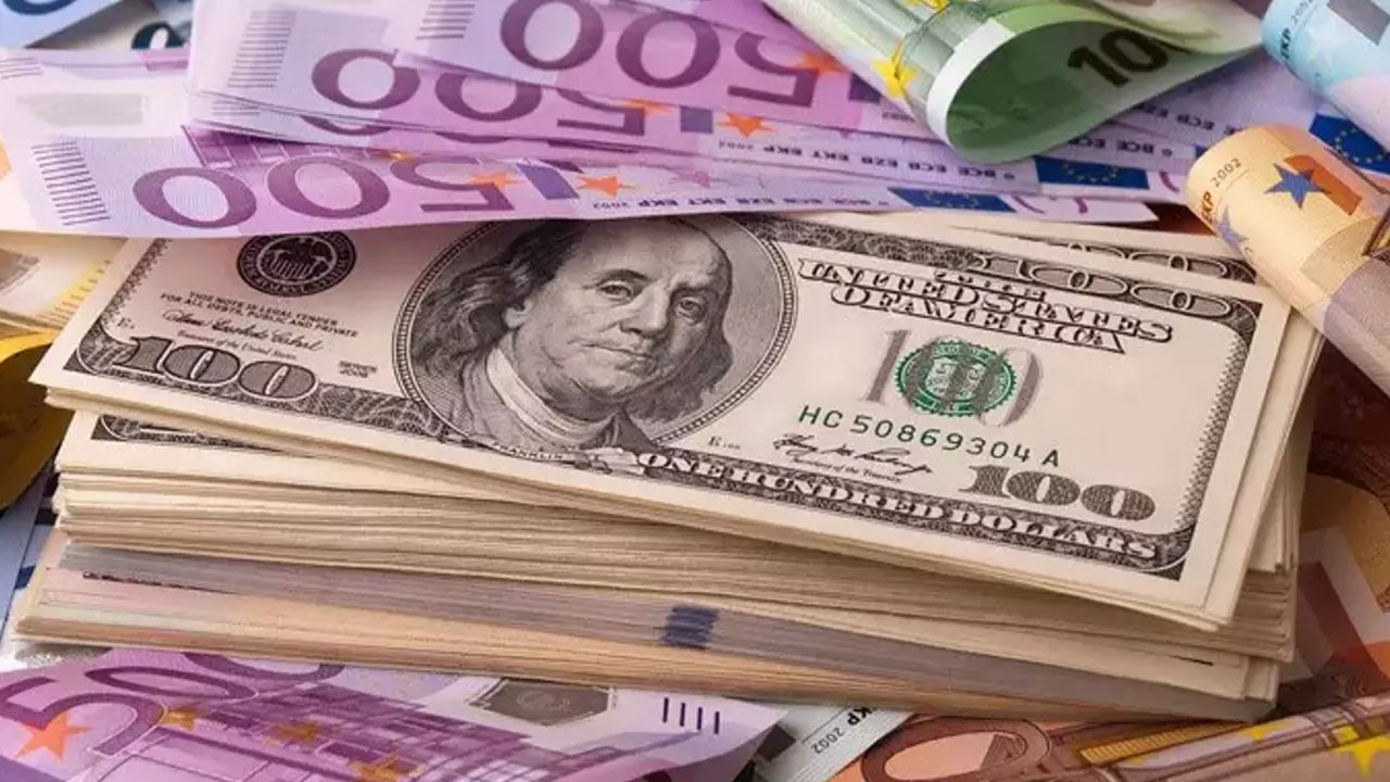 Analistler tahminlerini güncelledi: Euro mu yoksa dolar mı? Analistler tahminlerini güncelledi: Euro mu yoksa dolar mı?