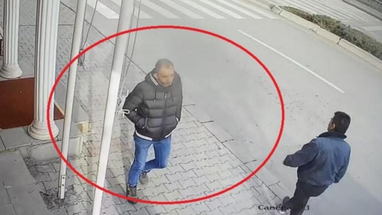 Ankara’da durakta bekleyen kız çocuğunu bıçakla yaralayarak gasbeden zanlı tutuklandı Ankara’da durakta bekleyen kız çocuğunu bıçakla yaralayarak gasbeden zanlı tutuklandı