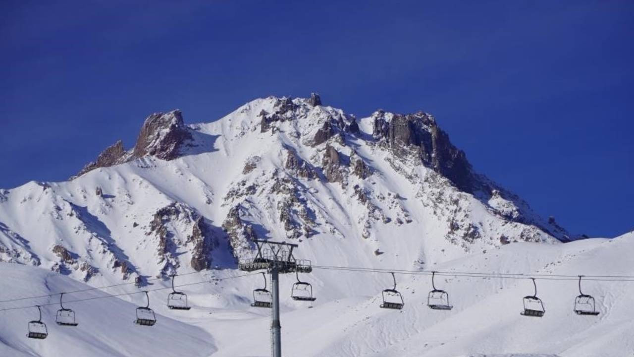Erciyes'te çığ düştü