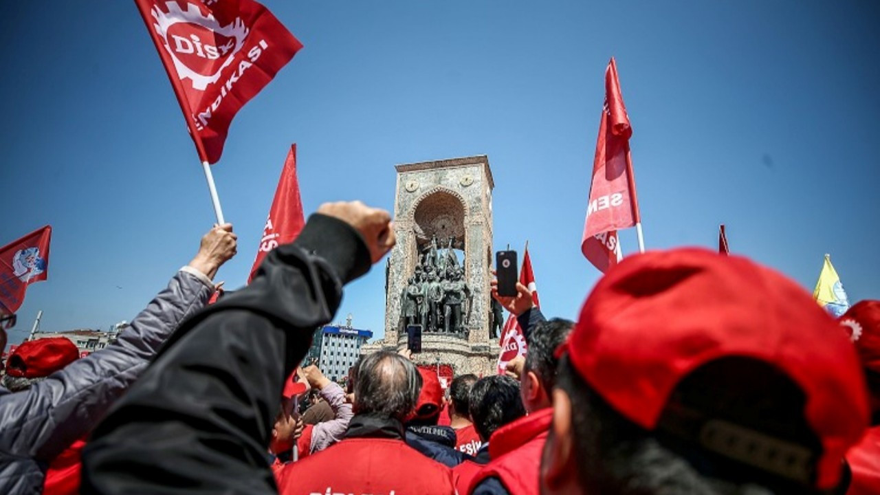 İzmir’de üç belediyeye grev kararı asıldı İzmir’de üç belediyeye grev kararı asıldı