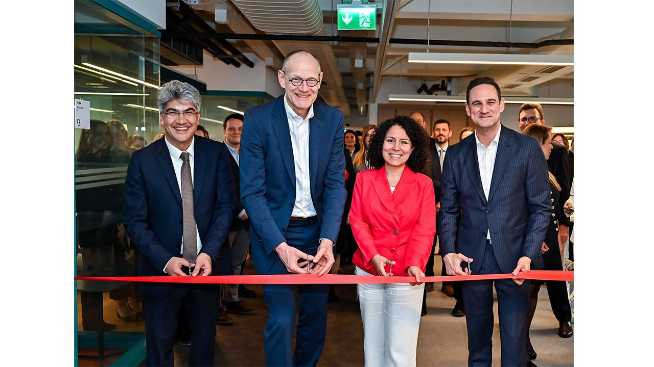 Siemens Healthineers'ın yeni inovasyon merkezi İstanbul’da açıldı Siemens Healthineers'ın yeni inovasyon merkezi İstanbul’da açıldı