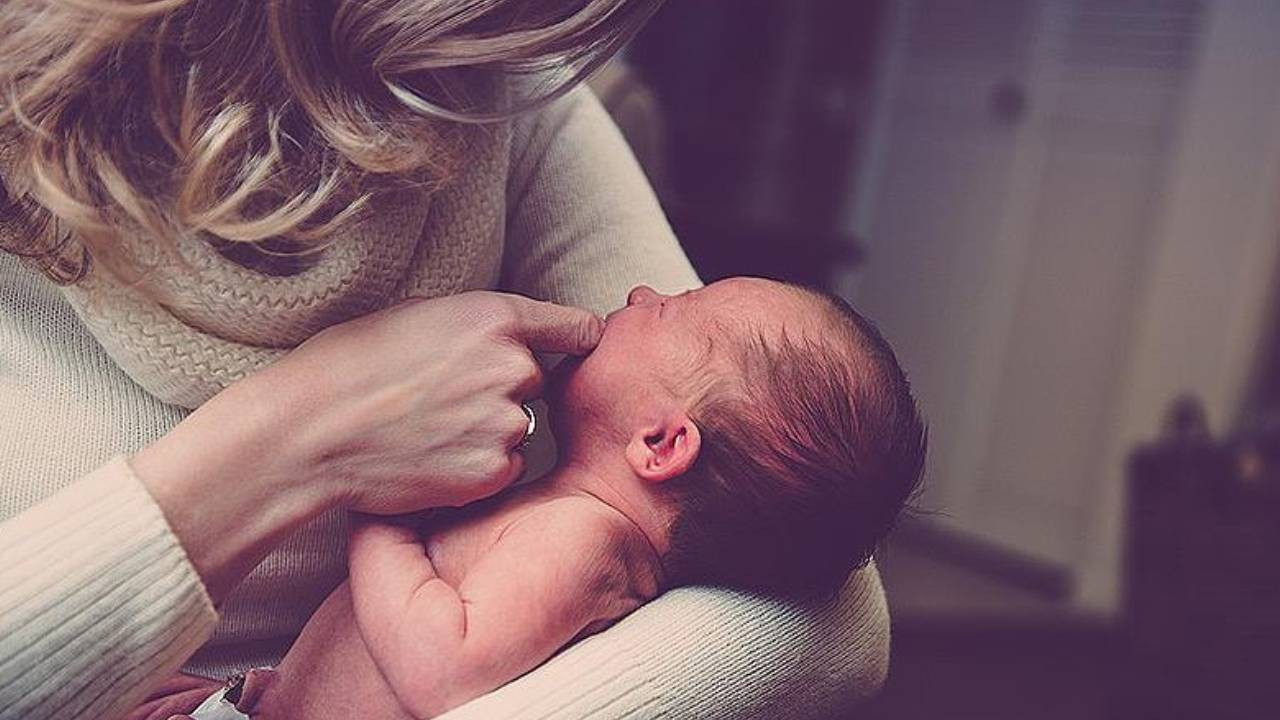 Doğum yardımları başladı: Başvuran anneye 60 ay 5 bin TL! Nasıl başvurulacak? Şartlar ne? Doğum yardımları başladı: Başvuran anneye 60 ay 5 bin TL! Nasıl başvurulacak? Şartlar ne?