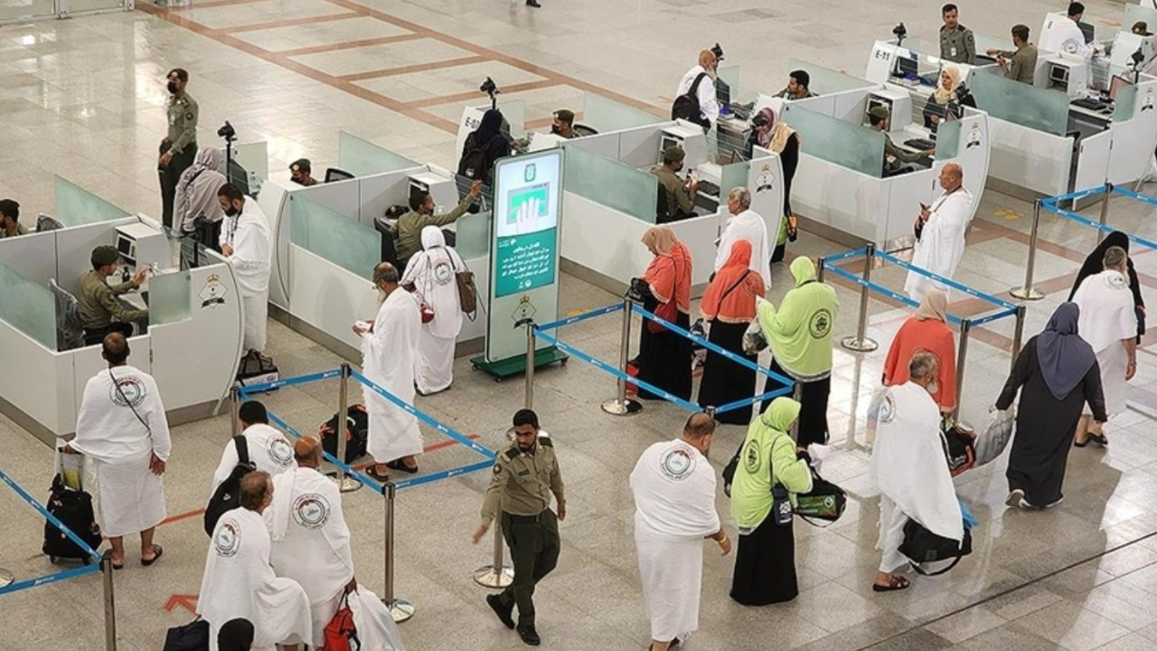 Suudi Arabistan’dan “kaçak hacca” karşı ceza hamlesi Suudi Arabistan’dan “kaçak hacca” karşı ceza hamlesi