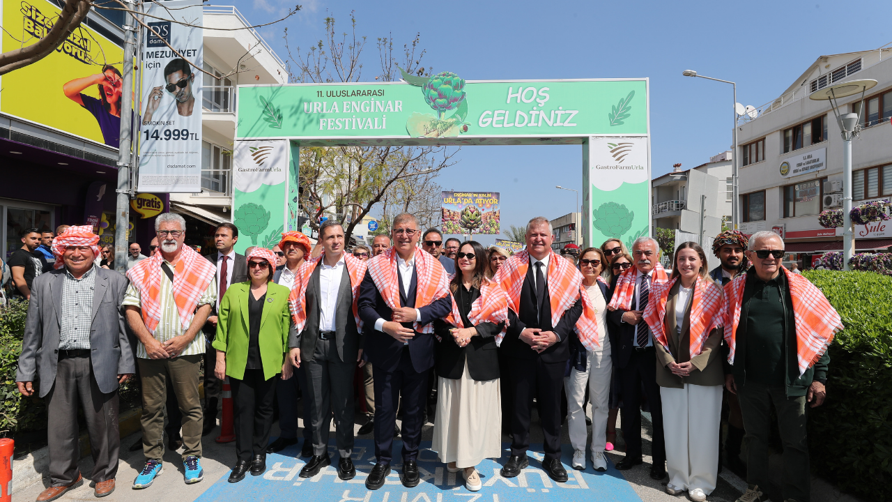 Urla Enginar Festivali’nde 230 bin enginar satıldı Urla Enginar Festivali’nde 230 bin enginar satıldı