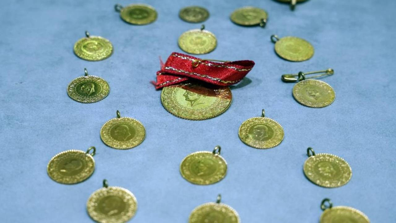 Çeyrek, gram ve yarım altın fiyatları bugün ne kadar? (02 Mayıs 2025 güncel altın satış fiyatları) Çeyrek, gram ve yarım altın fiyatları bugün ne kadar? (02 Mayıs 2025 güncel altın satış fiyatları)