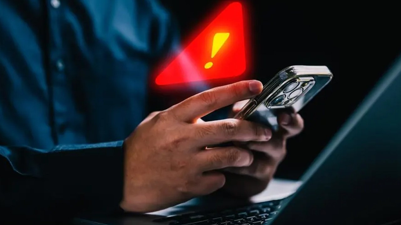 iPhone’una tehdit mesajı geldi, Apple 100 ülkeden milyonlarca kişiyi uyardı! Casus yazılım şoku iPhone’una tehdit mesajı geldi, Apple 100 ülkeden milyonlarca kişiyi uyardı! Casus yazılım şoku