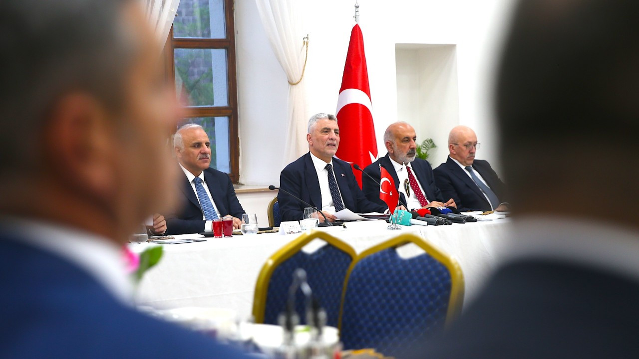 Bakan Bolat: Mal ve hizmet ihracatındaki artış temposunu devam ettireceğiz