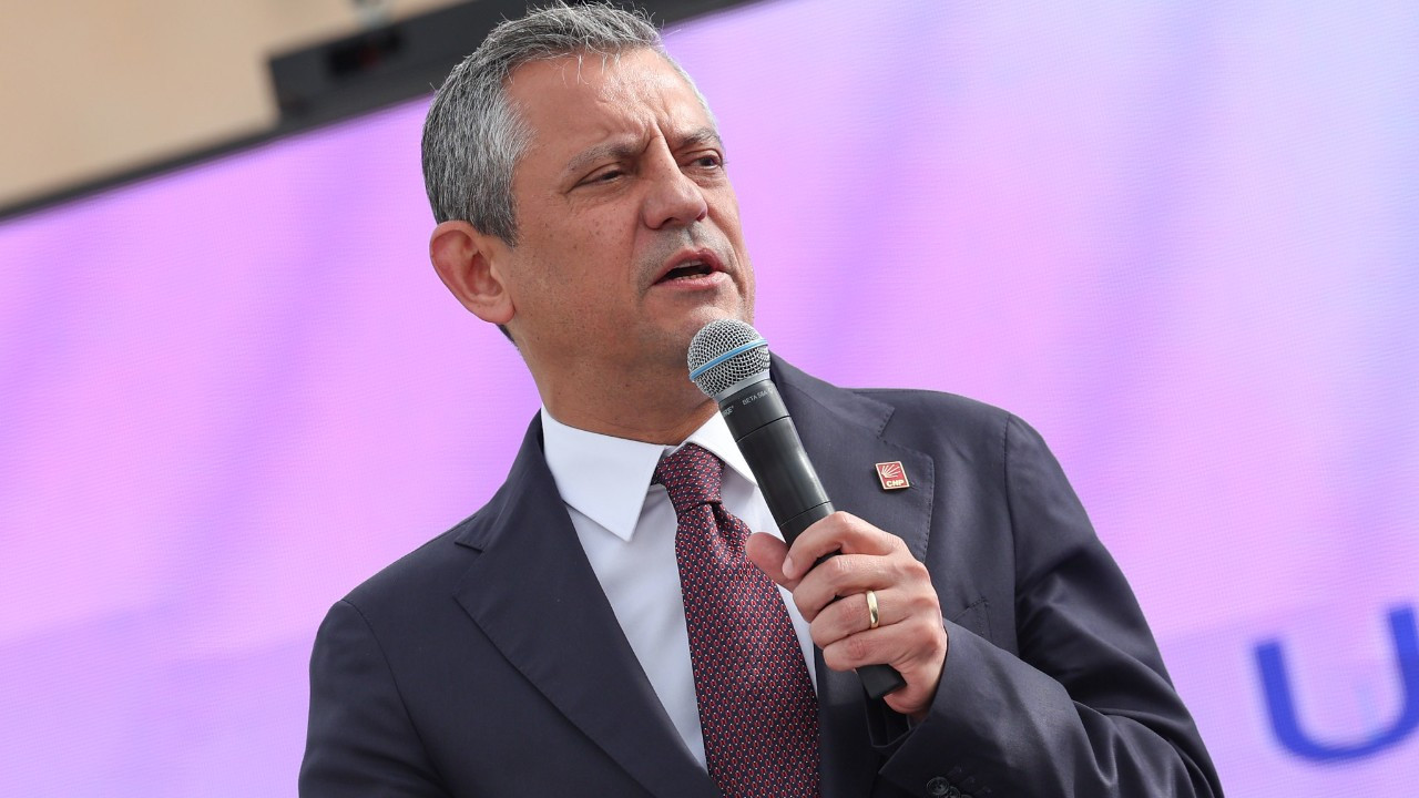 Özel: Trump, Erdoğan’ın kendisine nasıl teslim olduğunu hatırlatıyor Özel: Trump, Erdoğan’ın kendisine nasıl teslim olduğunu hatırlatıyor