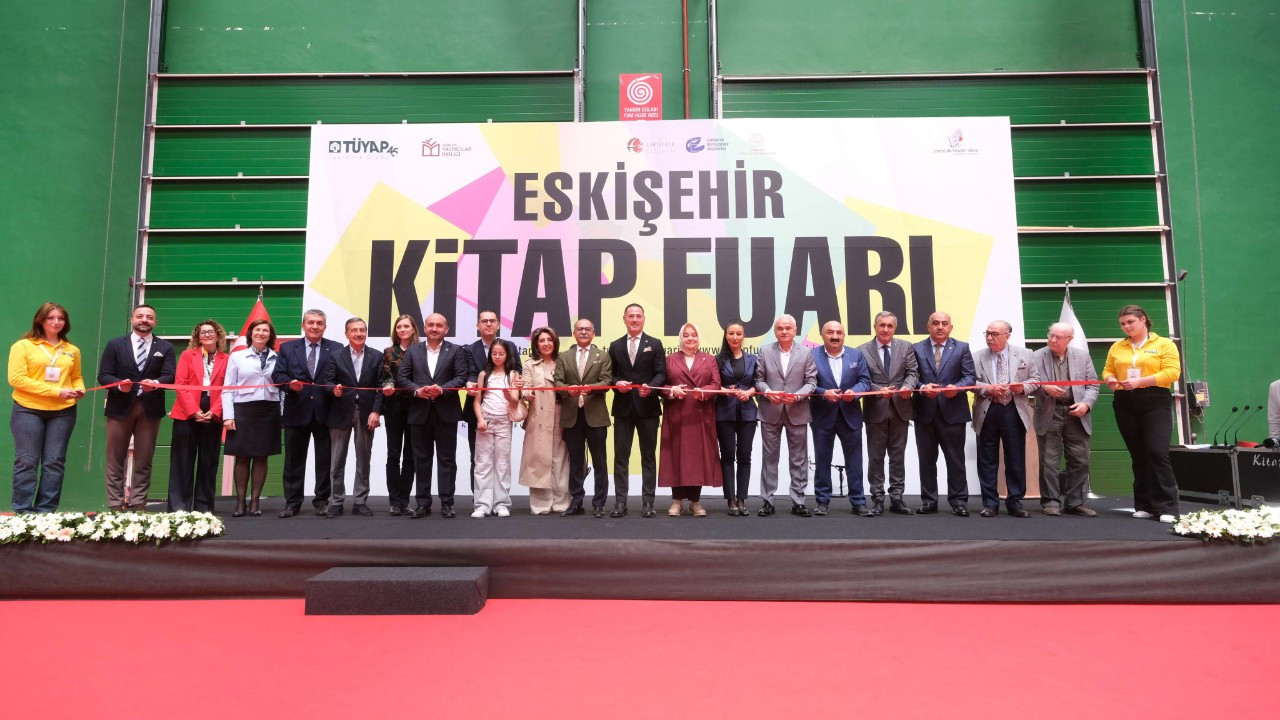 Eskişehir Kitap Fuarı ETO Fuar Merkezi’nde başladı Eskişehir Kitap Fuarı ETO Fuar Merkezi’nde başladı