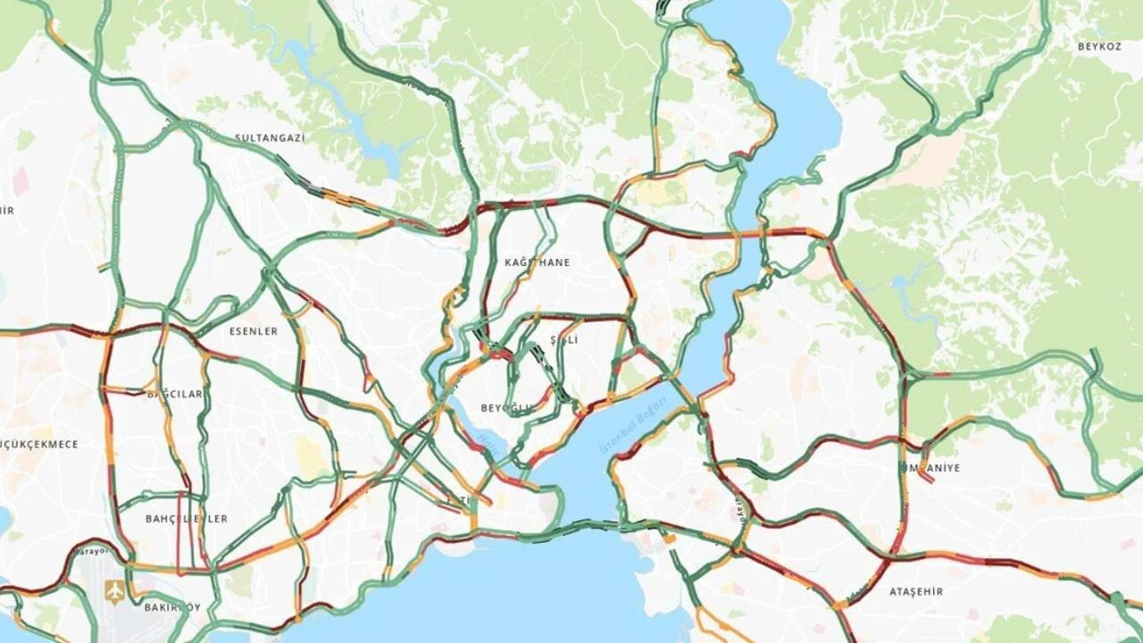 İstanbul'da yağmur trafiği: Yoğunluk yüzde 74'e çıktı