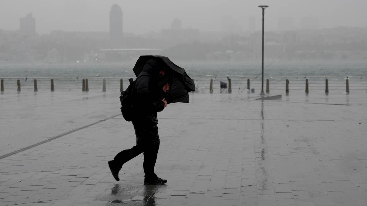 Kuvvetli sağanak ve fırtına alarmı! Meteoroloji'den 19 ile 'turuncu' ve 'sarı' kodlu uyarı