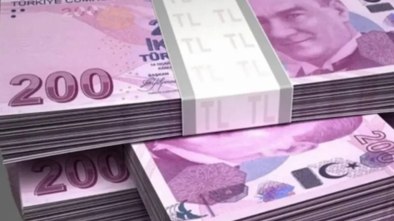 İhtiyaç kredilerine faiz freni, tüketici beklemeye geçti: 100 bin TL'nin geri ödemesi ne kadar?