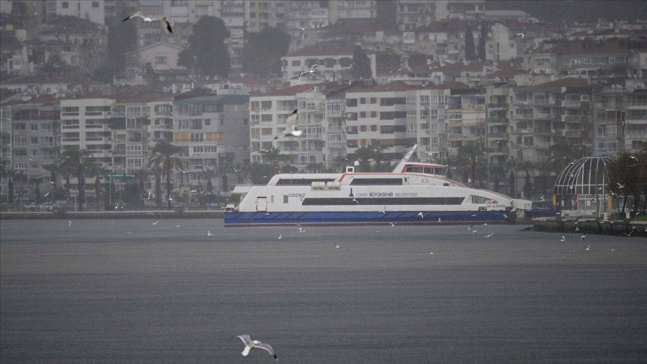 İzmir’de vapur seferleri iptal edildi
