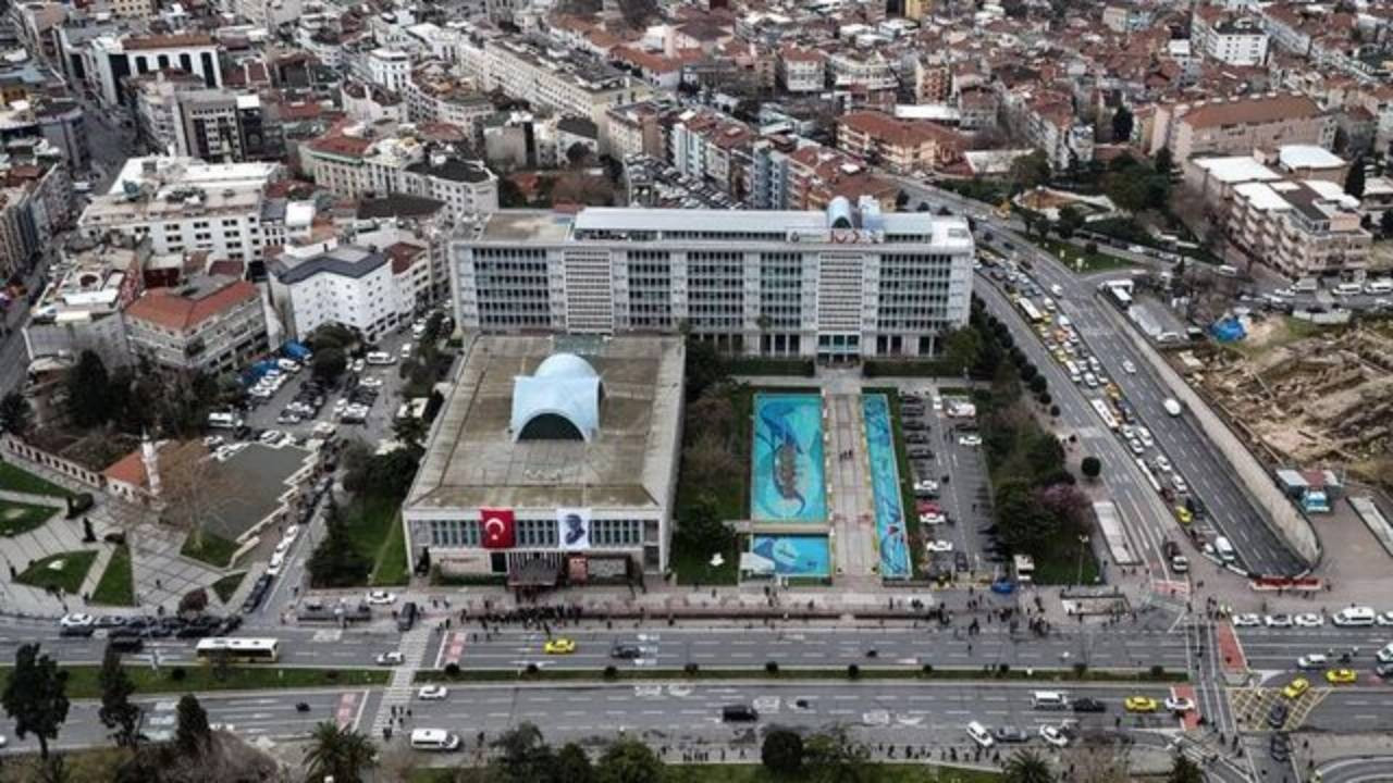SON DAKİKA… İBB'ye yeni operasyon: Belediye başkanlarının da olduğu çok sayıda isme gözaltı kararı SON DAKİKA… İBB'ye yeni operasyon: Belediye başkanlarının da olduğu çok sayıda isme gözaltı kararı