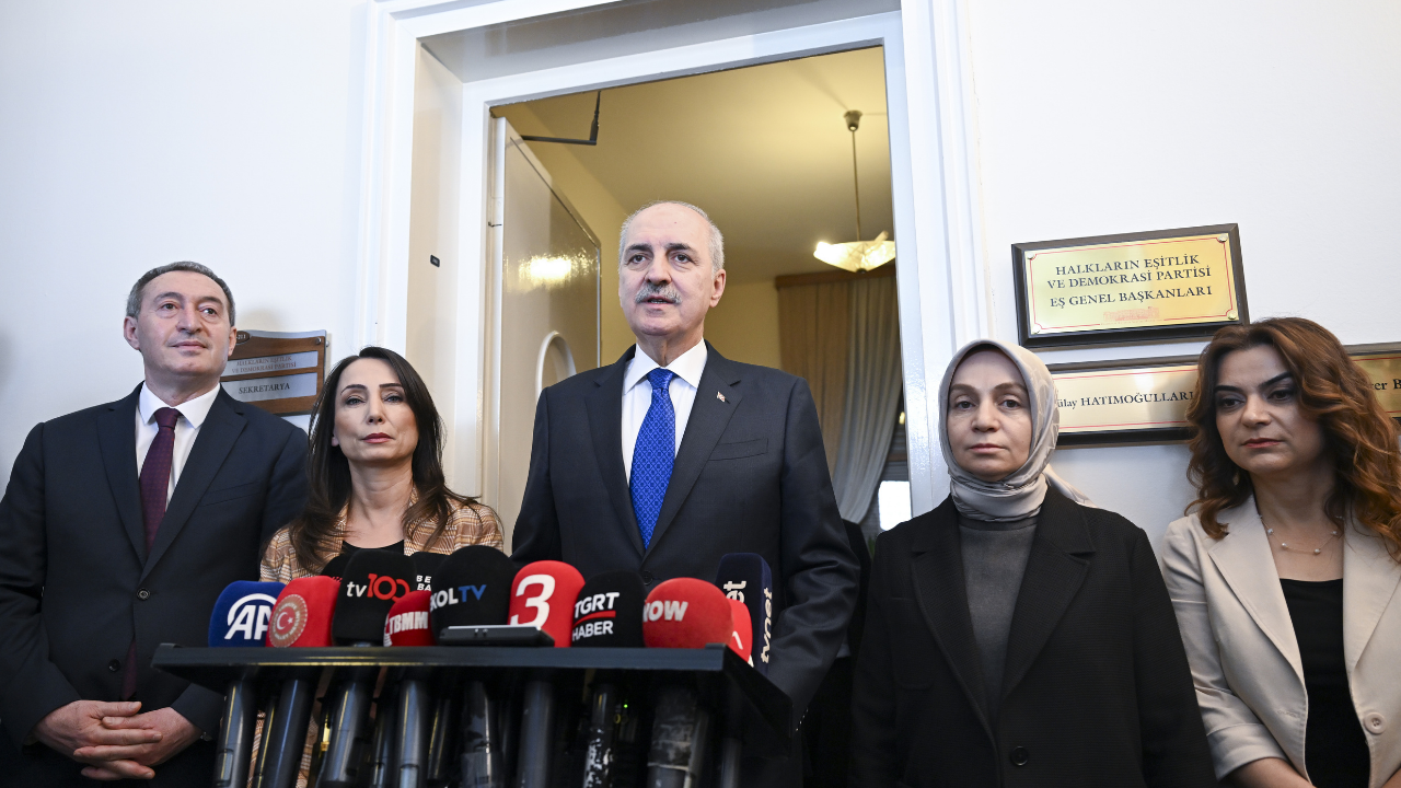 Numan Kurtulmuş'tan DEM Parti'ye ziyaret: Mesele Meclis'te konuşulabilecek noktaya gelmiştir Numan Kurtulmuş'tan DEM Parti'ye ziyaret: Mesele Meclis'te konuşulabilecek noktaya gelmiştir