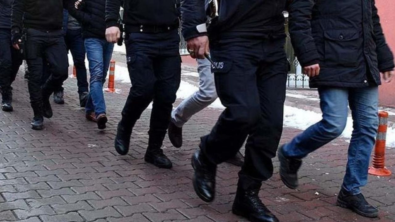 Sarallar davasında 20 tahliye: Aralarında ünlü şarkıcının eşi de var Sarallar davasında 20 tahliye: Aralarında ünlü şarkıcının eşi de var