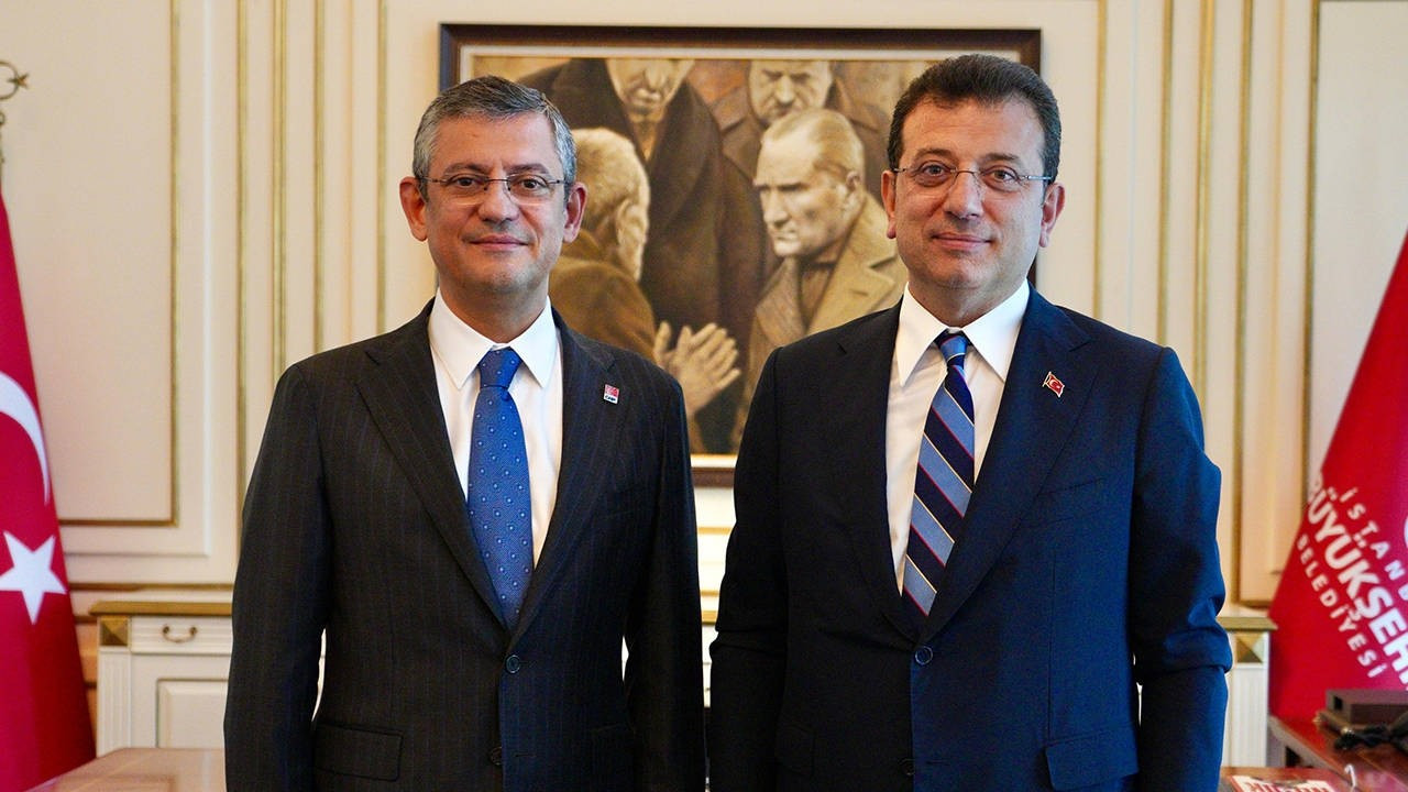 İmamoğlu’ndan Özgür Özel’e destek, CHP’ye ‘birlik’ çağrısı İmamoğlu’ndan Özgür Özel’e destek, CHP’ye ‘birlik’ çağrısı