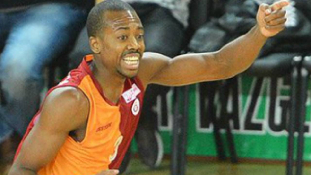 Galatasaray Erkek Basketbol Takımı, ABD’li oyuncu Errick McCollum’u yeniden kadrosuna kattı Galatasaray Erkek Basketbol Takımı, ABD’li oyuncu Errick McCollum’u yeniden kadrosuna kattı
