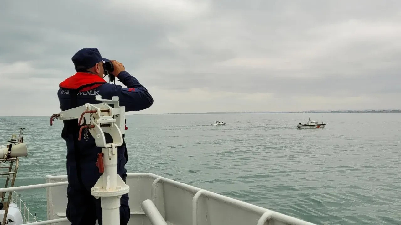 Sarıyer'de denizde kaybolan 2 gençten 1'i Kilyos açıklarında bulundu