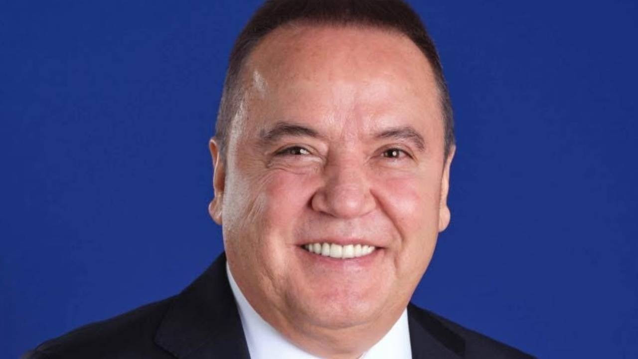 Antalya Büyükşehir Belediye Başkanı Muhittin Böcek görevden uzaklaştırıldı Antalya Büyükşehir Belediye Başkanı Muhittin Böcek görevden uzaklaştırıldı