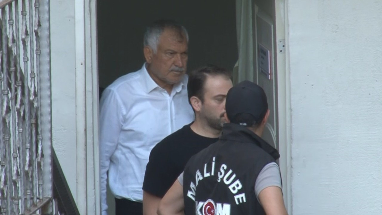 Yolsuzluk soruşturması | Karalar ve Tutdere ikinci kez sağlık kontrolünden geçirildi Yolsuzluk soruşturması | Karalar ve Tutdere ikinci kez sağlık kontrolünden geçirildi