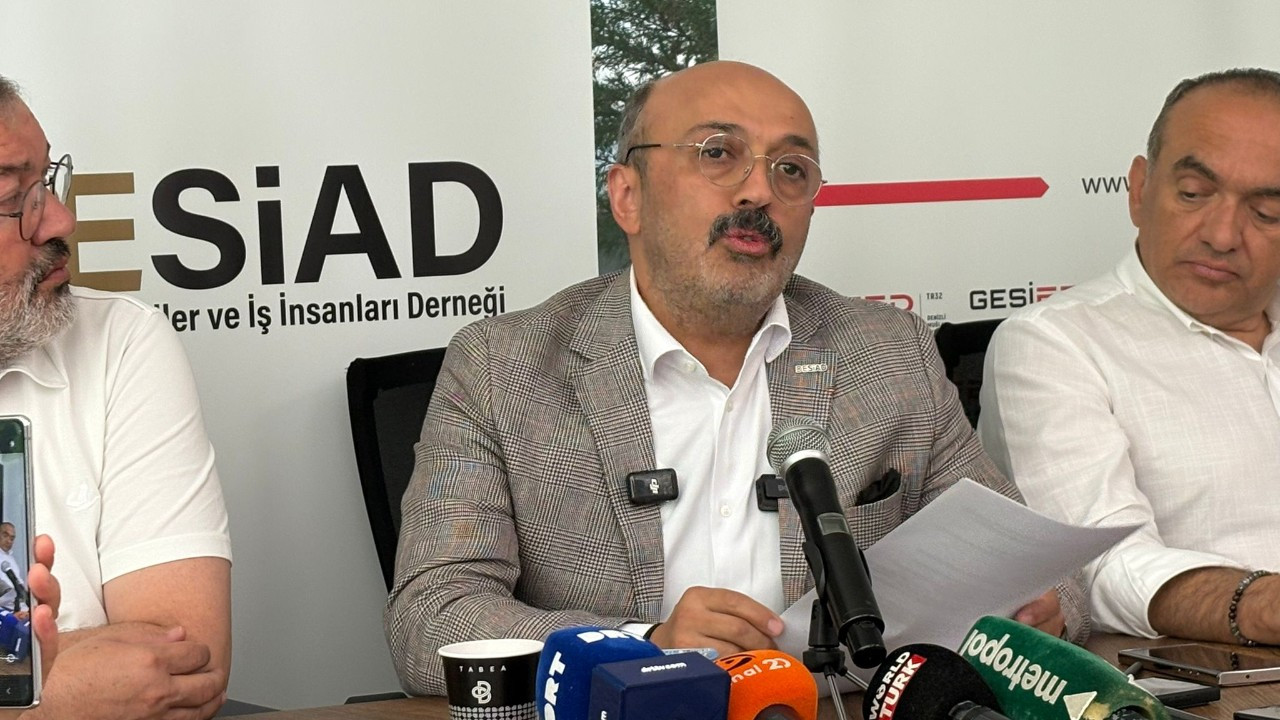 DESİAD Başkanı Nuri Turgut: “Sanayi olmadan gelişemeyiz, yapısal dönüşüm şart” DESİAD Başkanı Nuri Turgut: “Sanayi olmadan gelişemeyiz, yapısal dönüşüm şart”