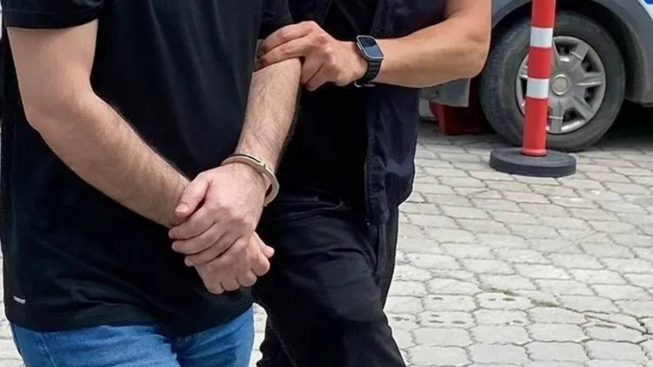FETÖ’nün güncel finans yapılanmasına soruşturma: 16 gözaltı kararı FETÖ’nün güncel finans yapılanmasına soruşturma: 16 gözaltı kararı