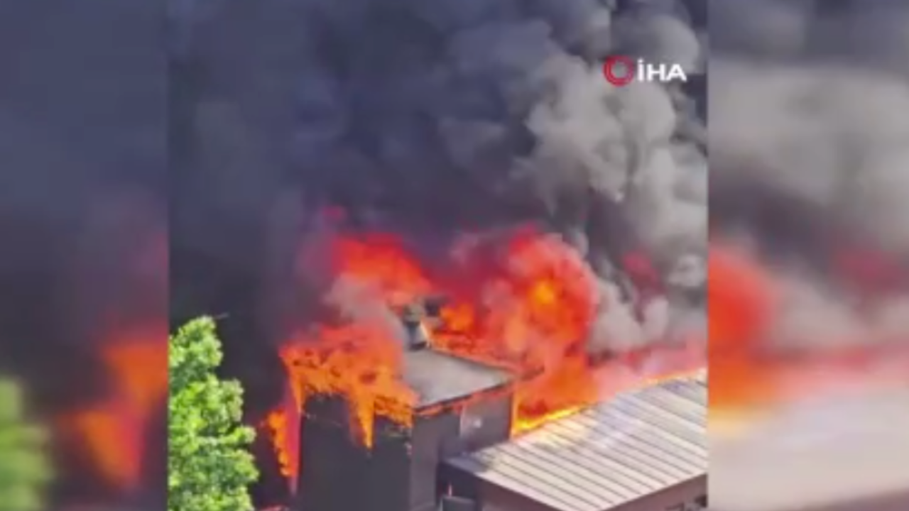 Ataşehir’de restoranda yangın paniği! Ataşehir’de restoranda yangın paniği!