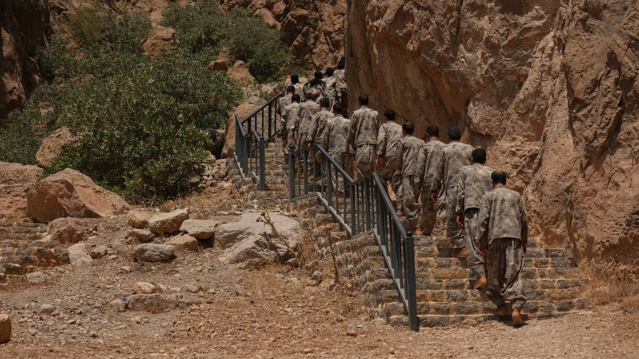 PKK’dan süreç açıklaması: Somut adım atılmazsa silah bırakma devam etmeyecek