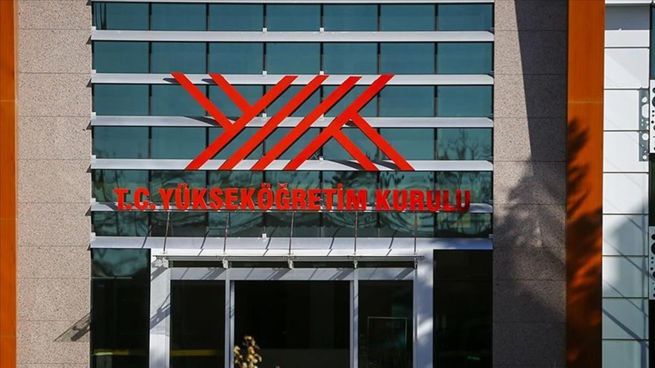 YÖK, FETÖ ile bağlantılı üniversitelerin yer aldığı kara listeyi duyurdu YÖK, FETÖ ile bağlantılı üniversitelerin yer aldığı kara listeyi duyurdu