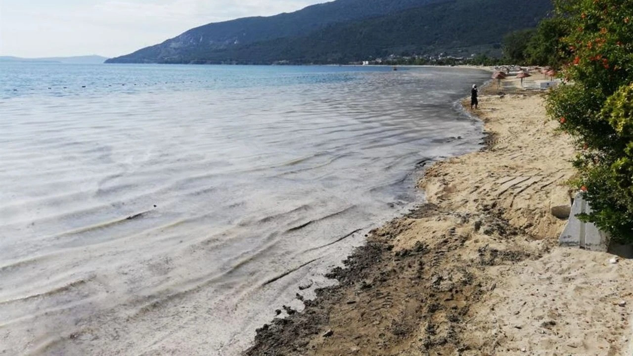 Marmara’yı kirleten tersaneye 3.7 milyon lira ceza ke