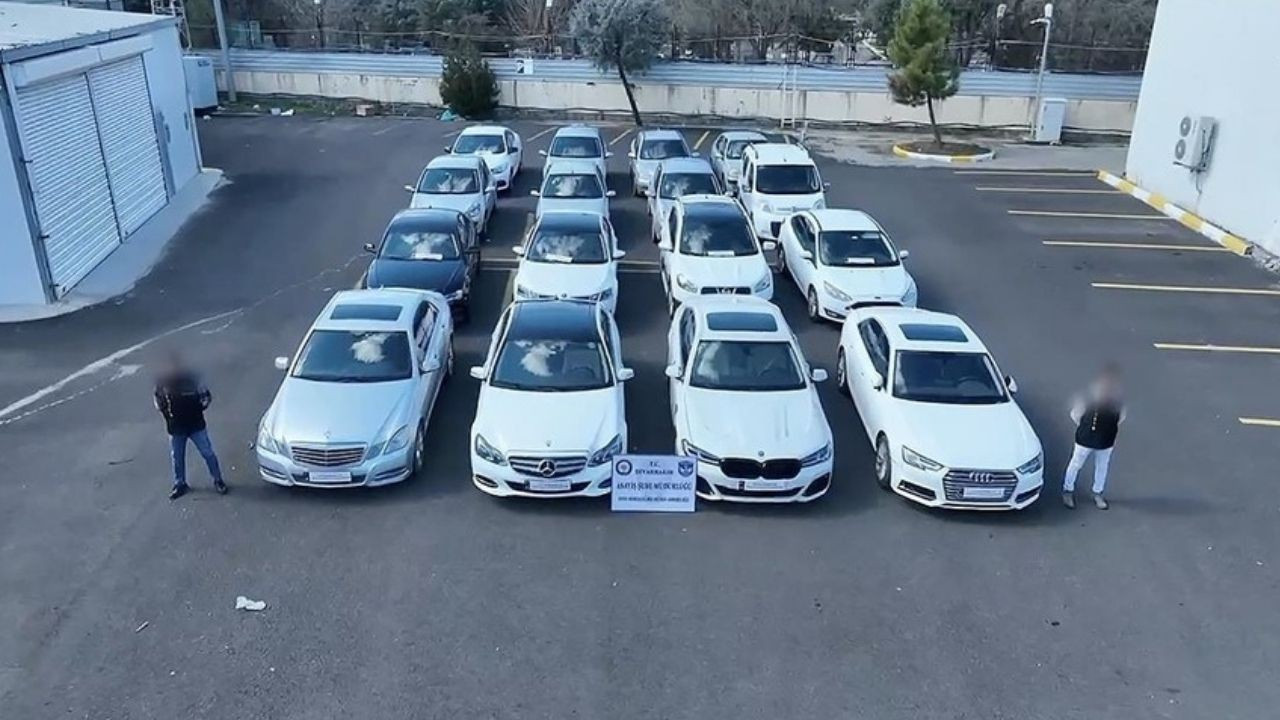 Araçları ‘change’ yaparak milyonluk vurgun yapmışlardı! 225 yıla kadar hapis isteniyor