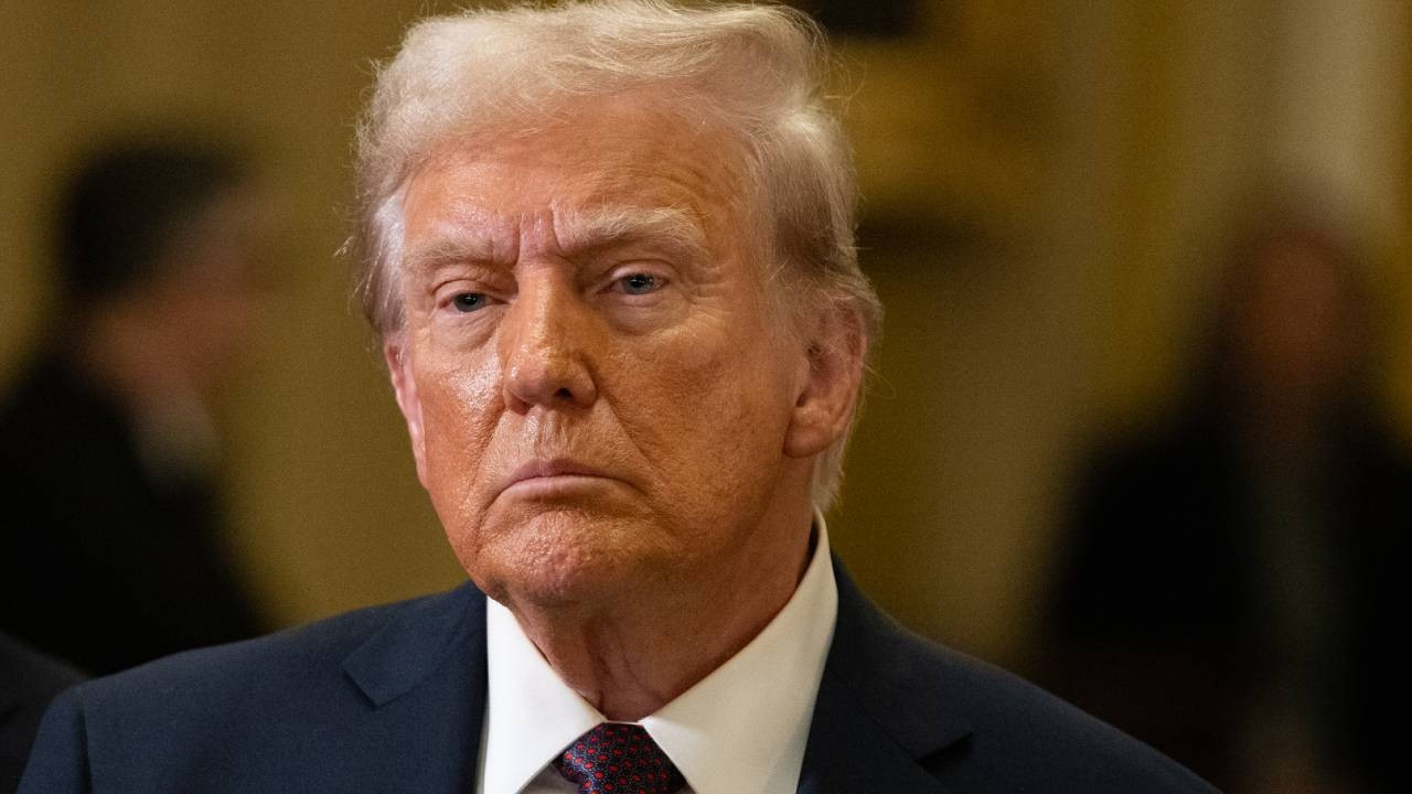 Epstein’e doğum günü mektubu gönderdi mi? Trump’tan açıklama: Benim yazım tarzım böyle değil Epstein’e doğum günü mektubu gönderdi mi? Trump’tan açıklama: Benim yazım tarzım böyle değil
