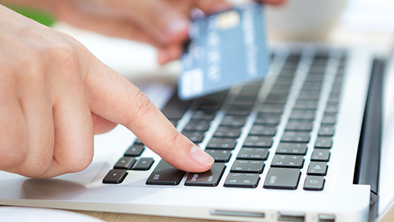 предпринимателям до конца года. налоговое консультирование. инвестор и предприниматель. онлайн платежи. молодые бизнесмены.