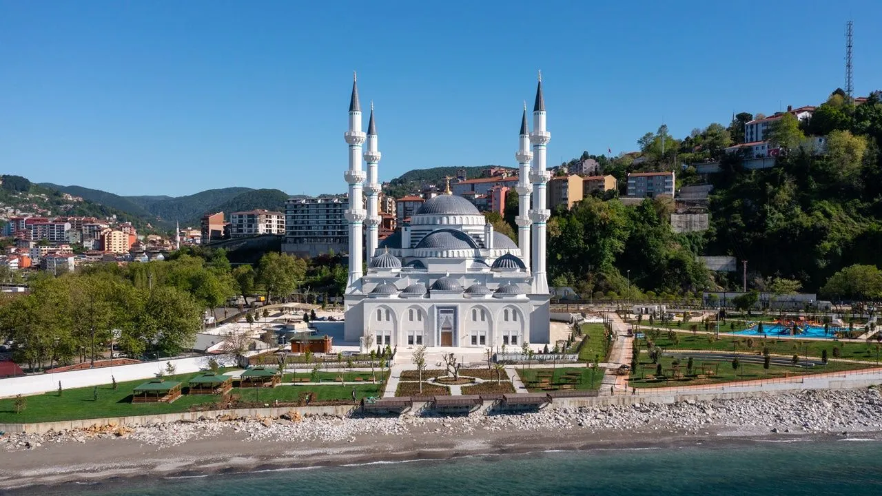 Zonguldak Uzun Mehmet Camii ibadete açıldı