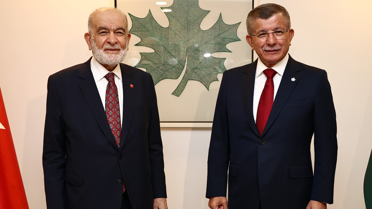 Karamollaoğlu ve Davutoğlu'ndan seçim açıklaması