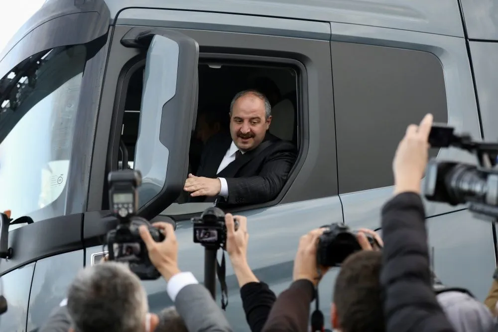 Bakan Varank Ecotorq şanzımanlı Ford'un direksiyonuna geçti
