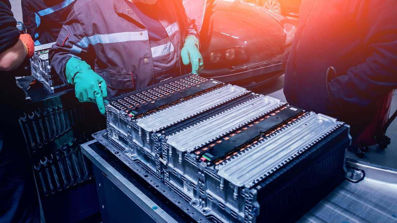 Koç Holding, batarya hücresi üretimi için Ford ve LG ile anlaşma imzaladı -  Nasıl Bir Ekonomi