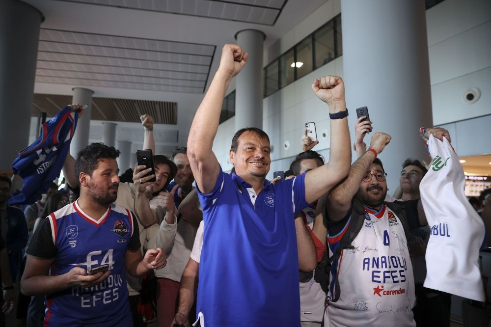 Anadolu Efes coşkuyla karşılandı
