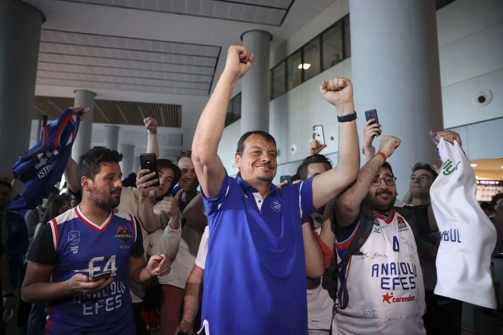 Anadolu Efes coşkuyla karşılandı