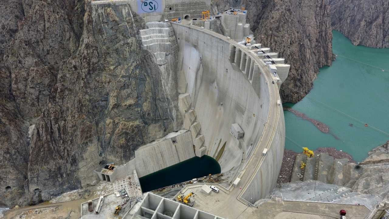 Yusufeli Barajı'nda su seviyesi 58,6 metre oldu