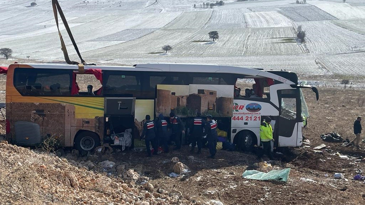 Afyonkarahisar'da otobüs kazası: 8 kişi öldü, 35 kişi yaralandı