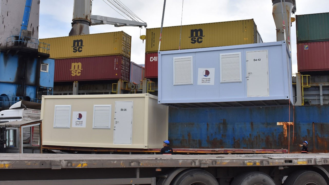 Katar'dan 522 konteyner Türkiye'ye geldi