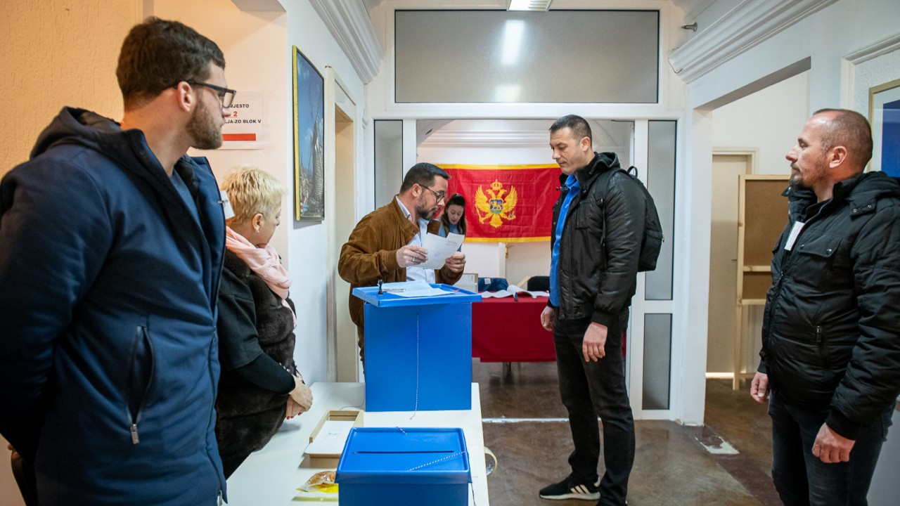 Karadağ'da seçmenler, cumhurbaşkanı seçimi için sandıkta