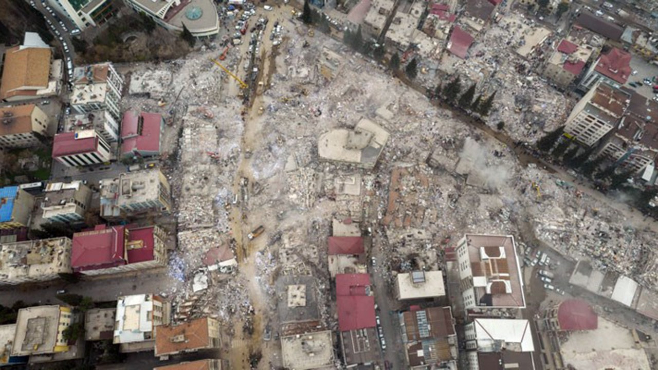 Depremin merkez üssü Pazarcık'ta çalışmalar sürüyor